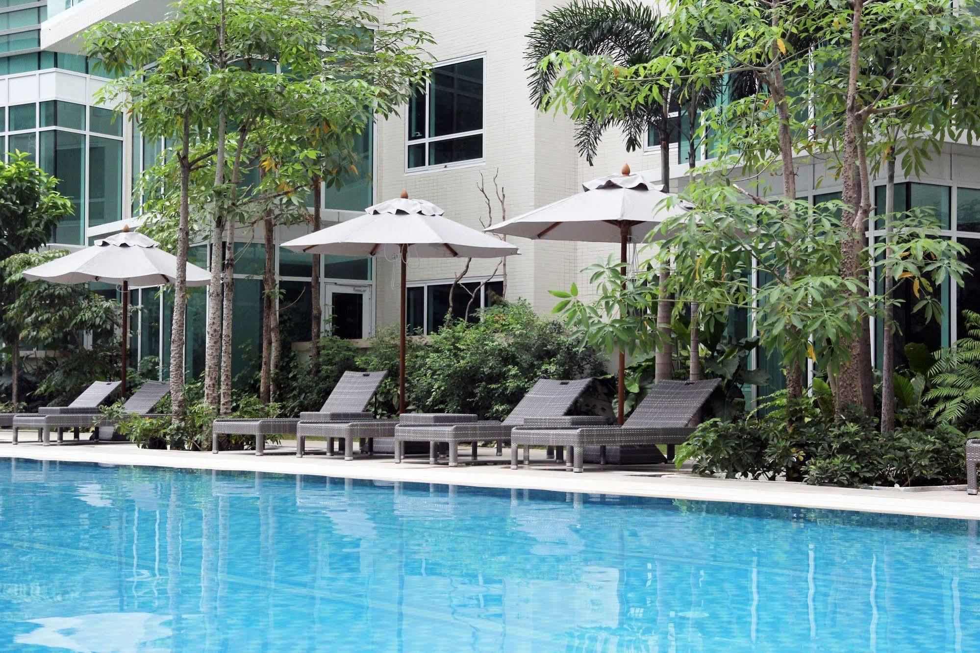 Aruga Apartments By Rockwell Makati Makati City Exterior photo